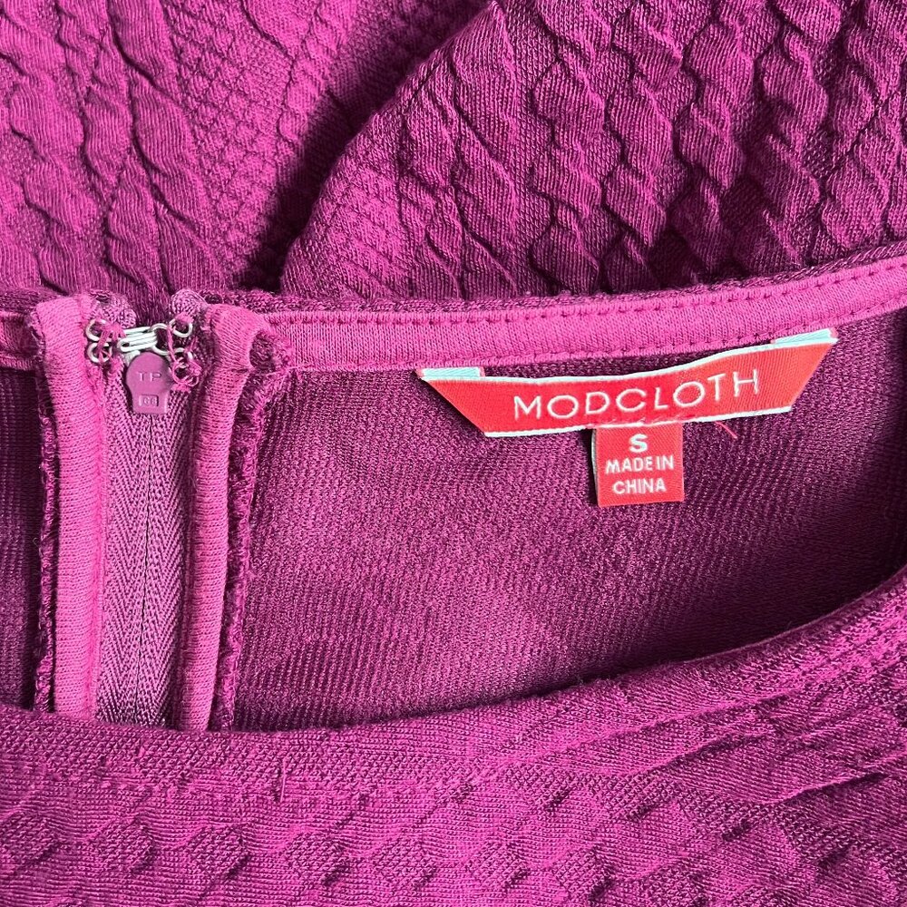 Modcloth Maroon Cable Knit Dress Size Small, 3/4 sleeve - Picture 11 of 13